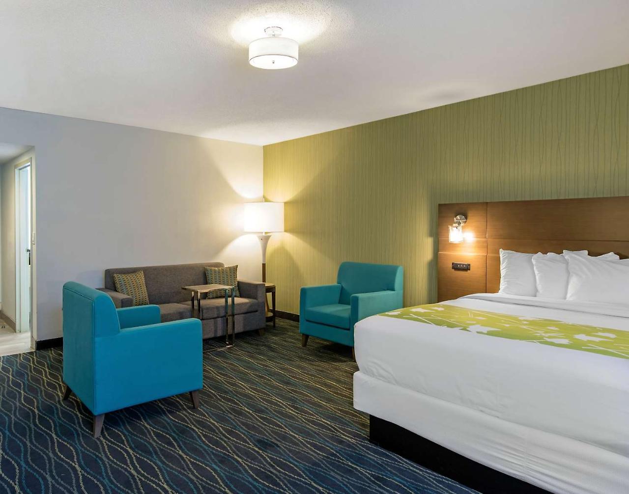 Hotel Radisson Riverfront 3*