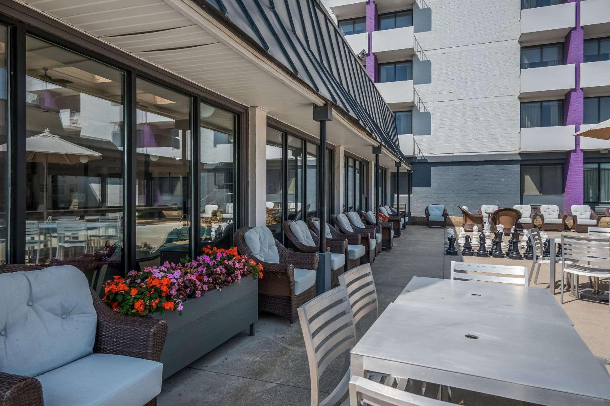 Radisson Riverfront Hotel Grand Rapids