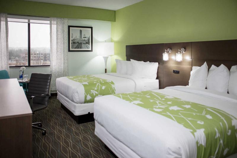 Hotel Radisson Riverfront 3*