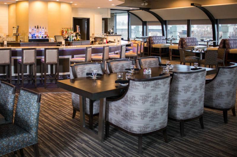 Hotel Radisson Riverfront 3*