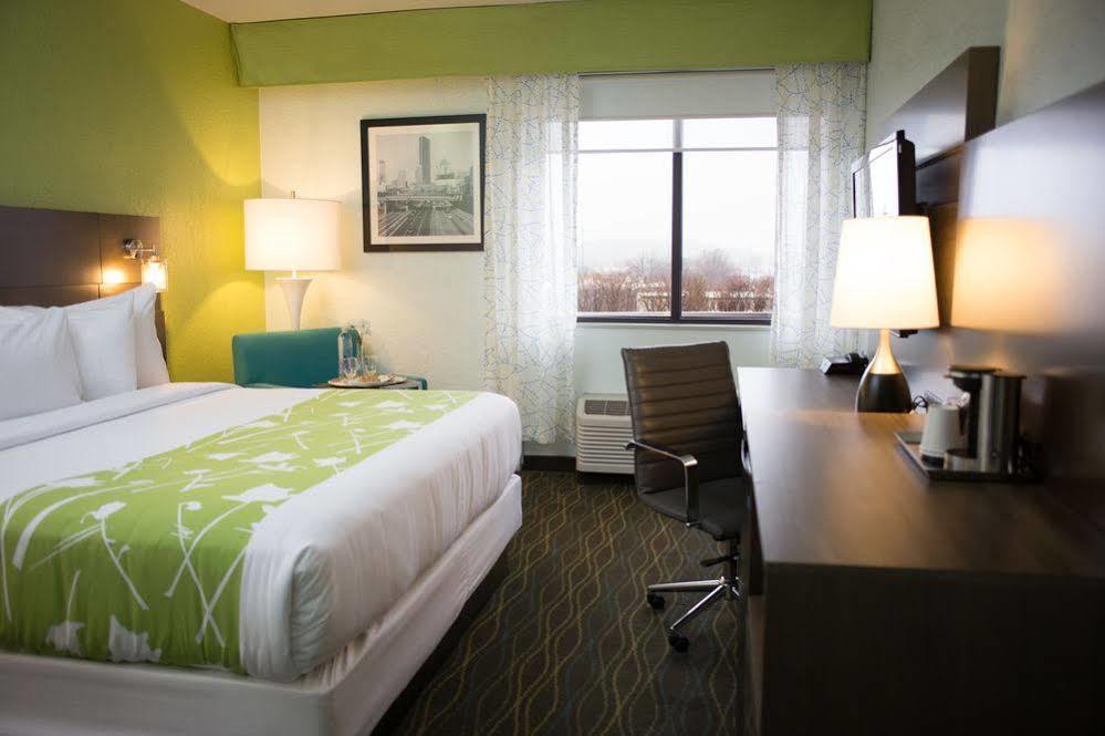 Radisson Riverfront Hotel