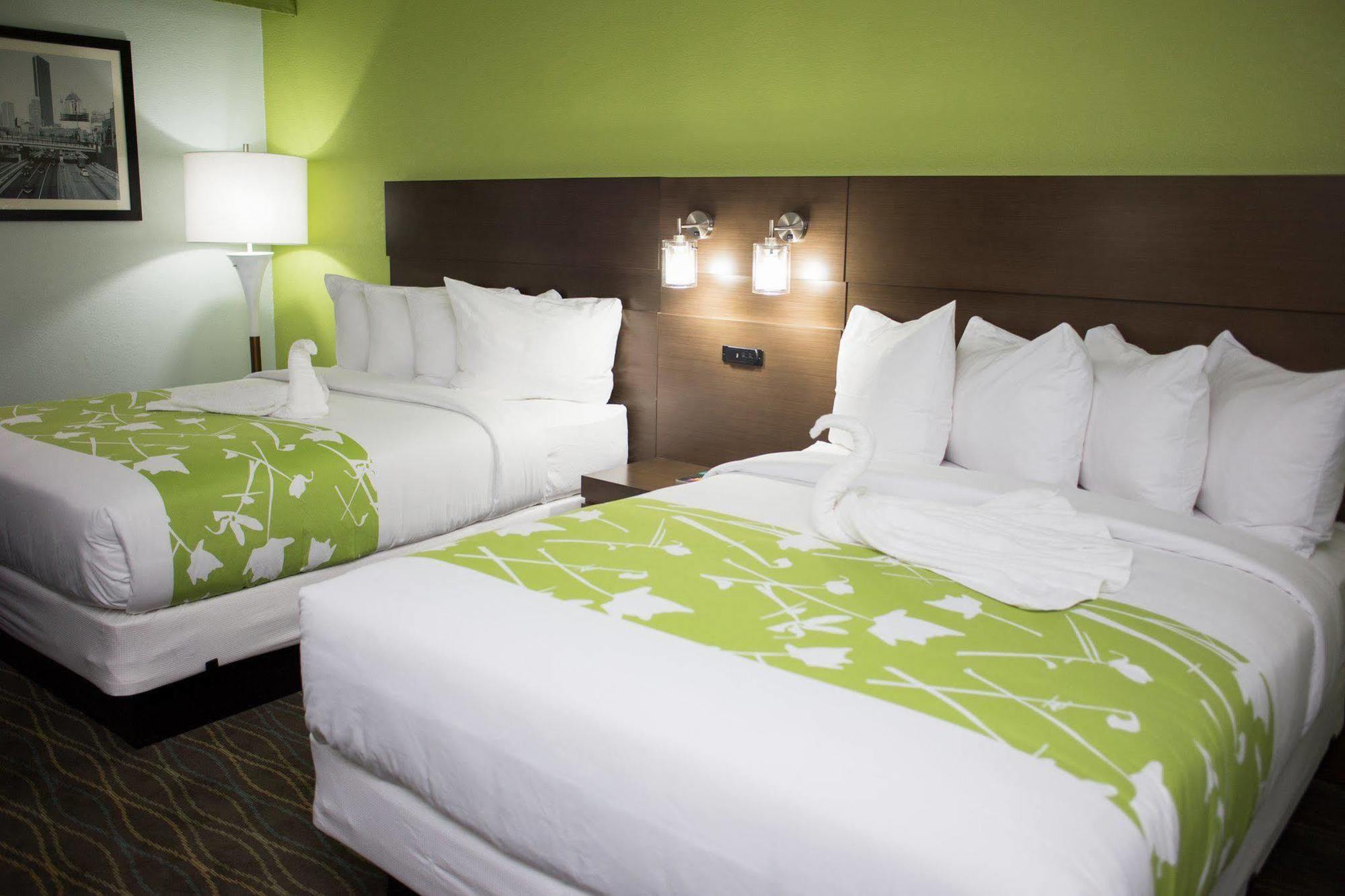 Radisson Riverfront Hotel Grand Rapids