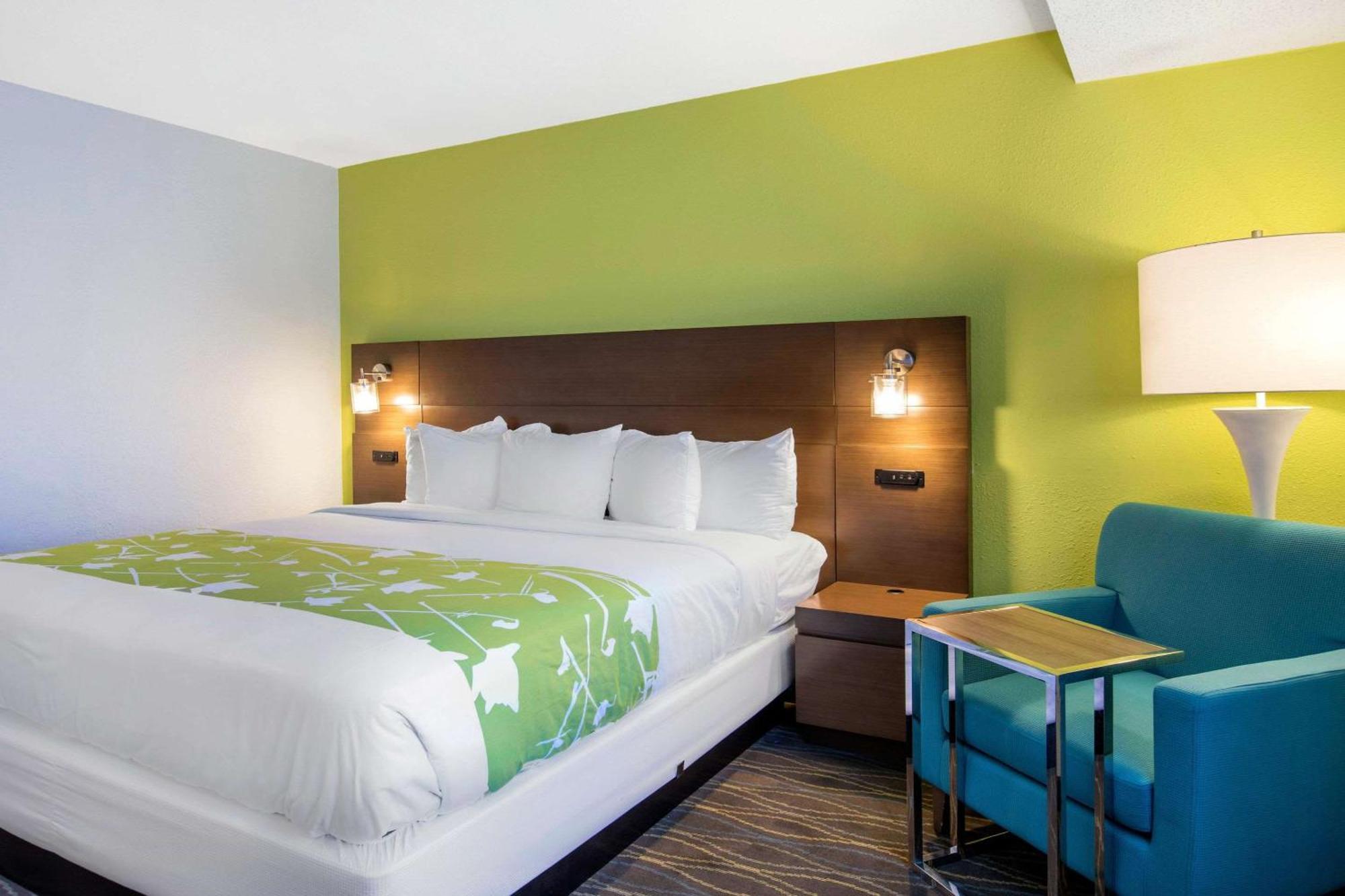 Hotel Radisson Riverfront 3*