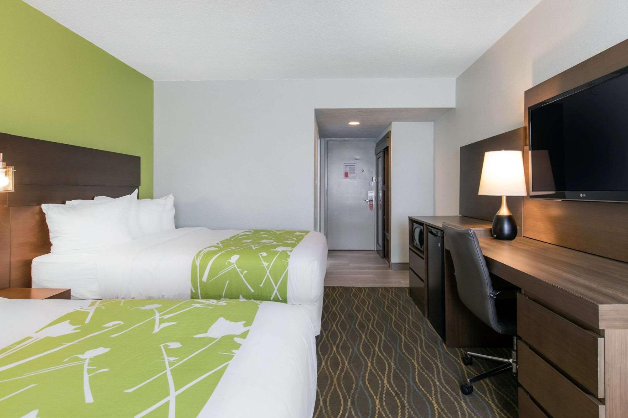 Radisson Riverfront